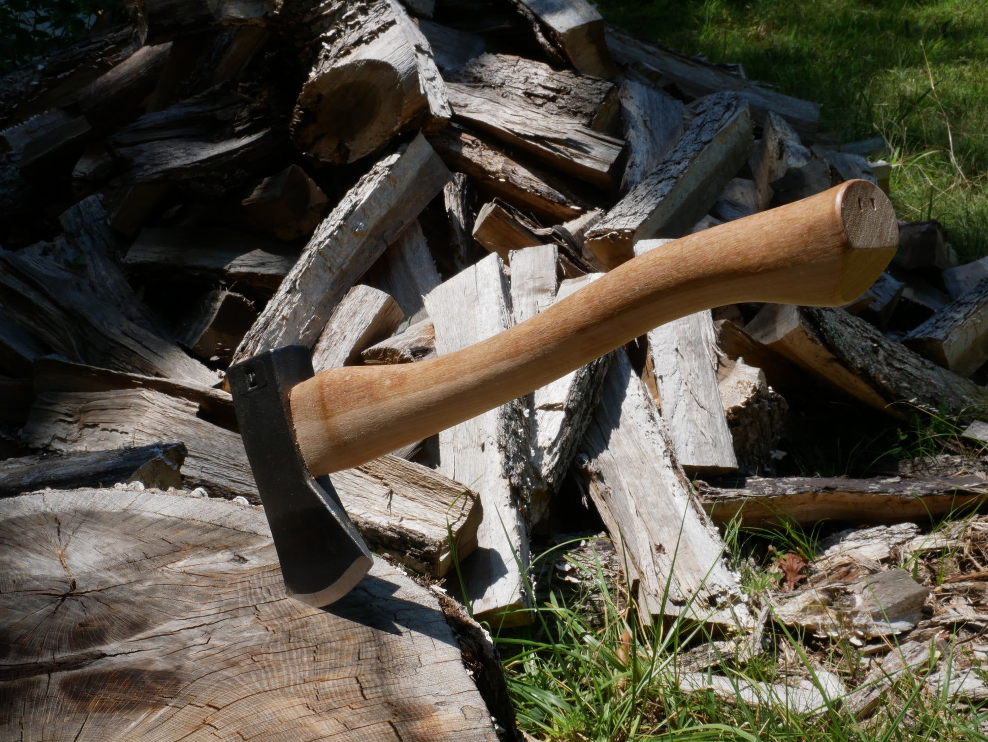 Council Tool 2lb Hudson Bay Camp Axe; 18 in. Curved Wooden Handle Sport Utility Finish